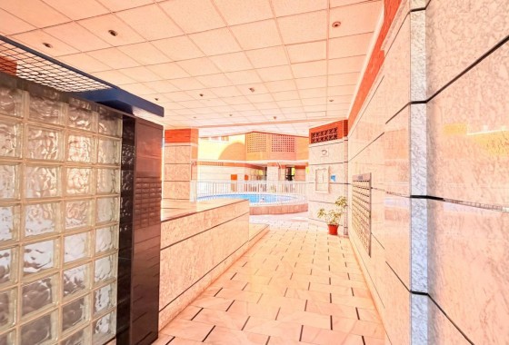 Resale - Apartment / flat - Torrevieja - Acequion