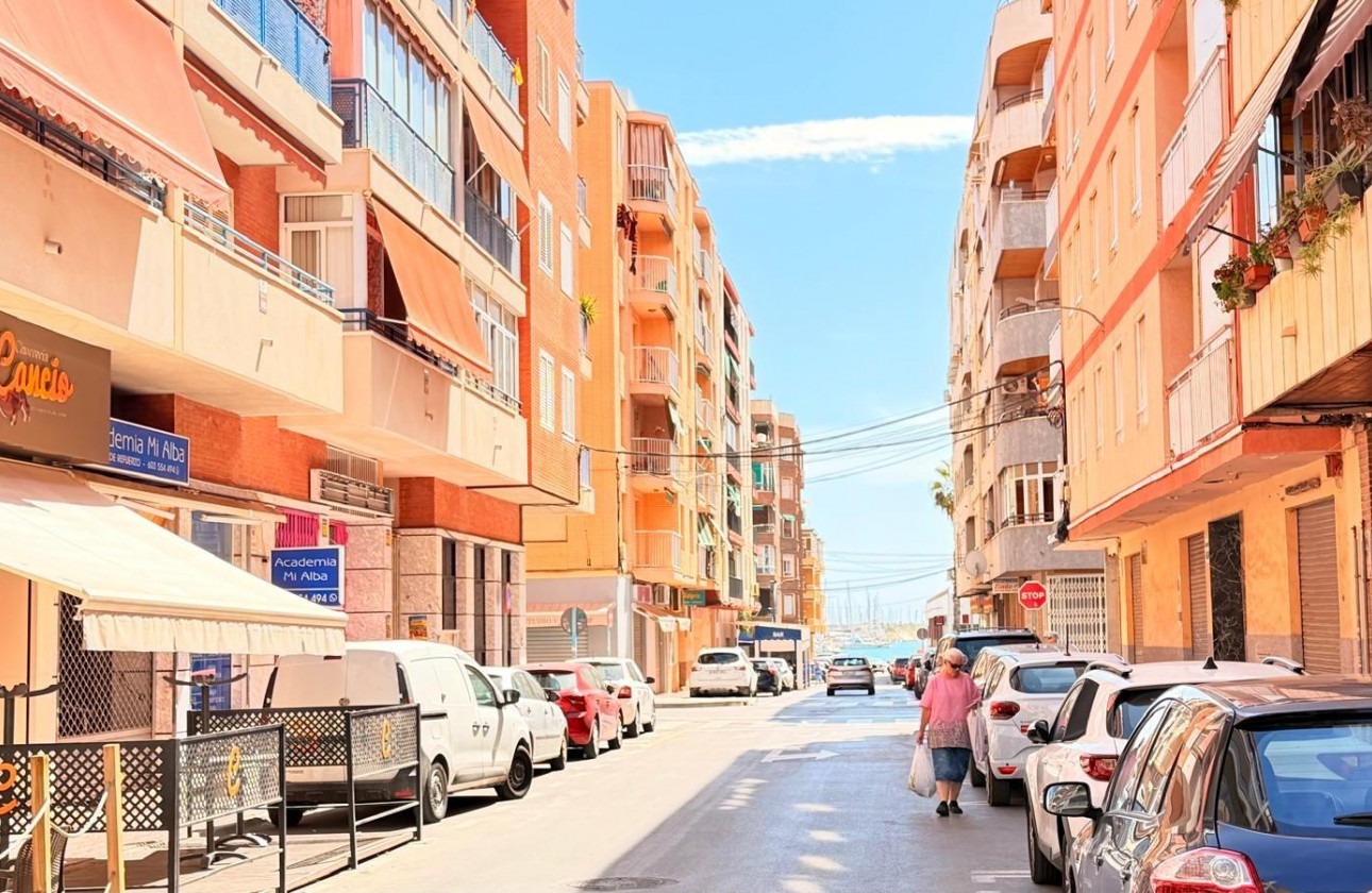 Resale - Apartment / flat - Torrevieja - Acequion