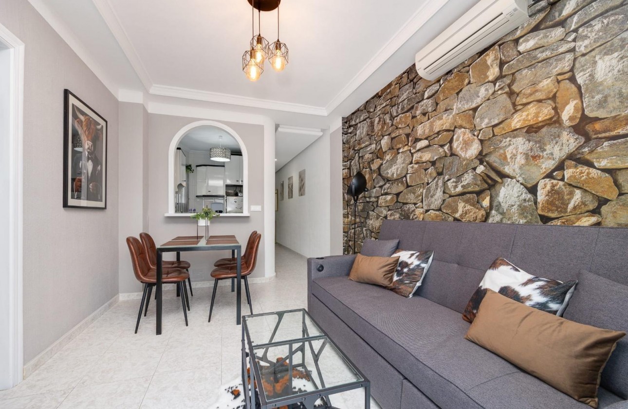Resale - Apartment / flat - Torrevieja - Estacion de autobuses