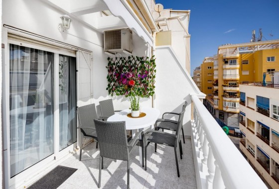 Resale - Apartment / flat - Torrevieja - Estacion de autobuses