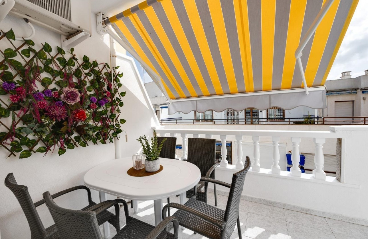 Resale - Apartment / flat - Torrevieja - Estacion de autobuses