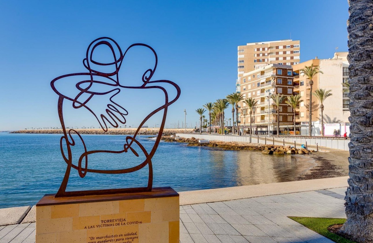 Resale - Apartment / flat - Torrevieja - Estacion de autobuses
