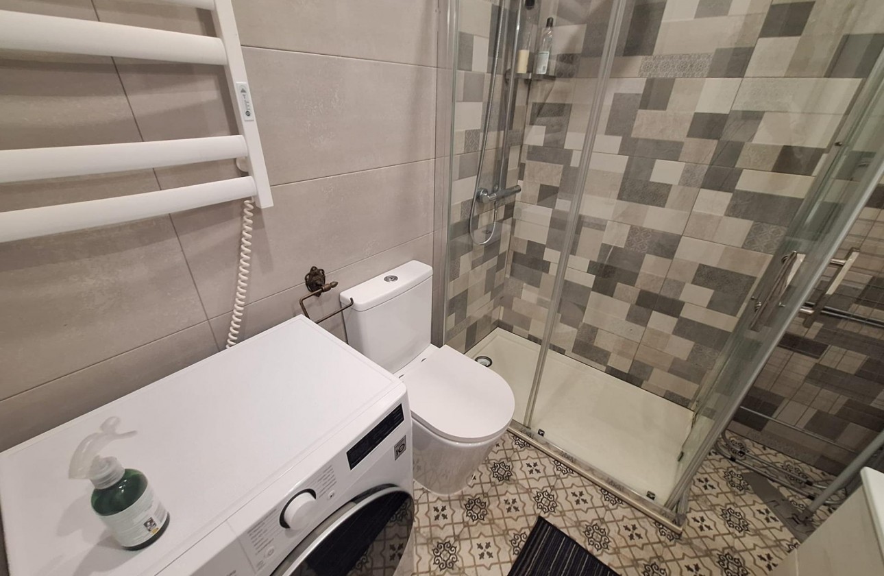 Resale - Apartment / flat - Torrevieja - Playa del Cura