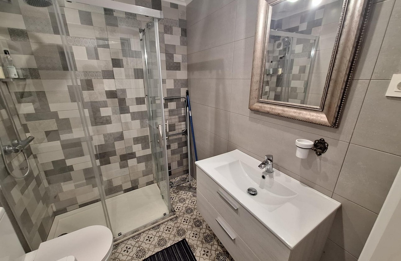 Resale - Apartment / flat - Torrevieja - Playa del Cura