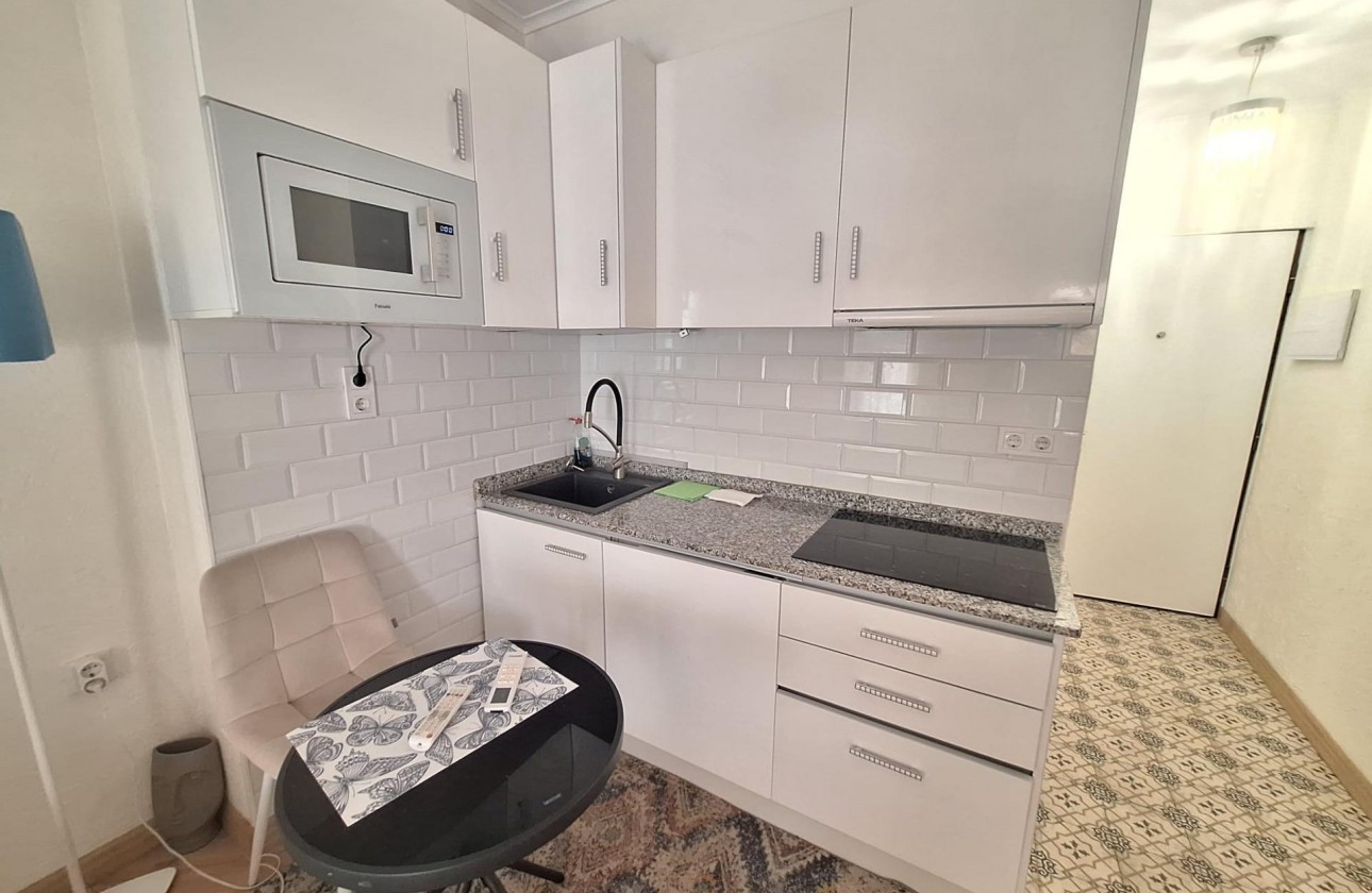 Resale - Apartment / flat - Torrevieja - Playa del Cura