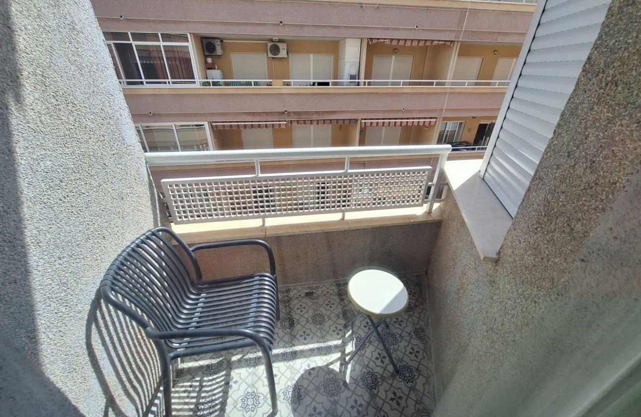 Resale - Apartment / flat - Torrevieja - Playa del Cura