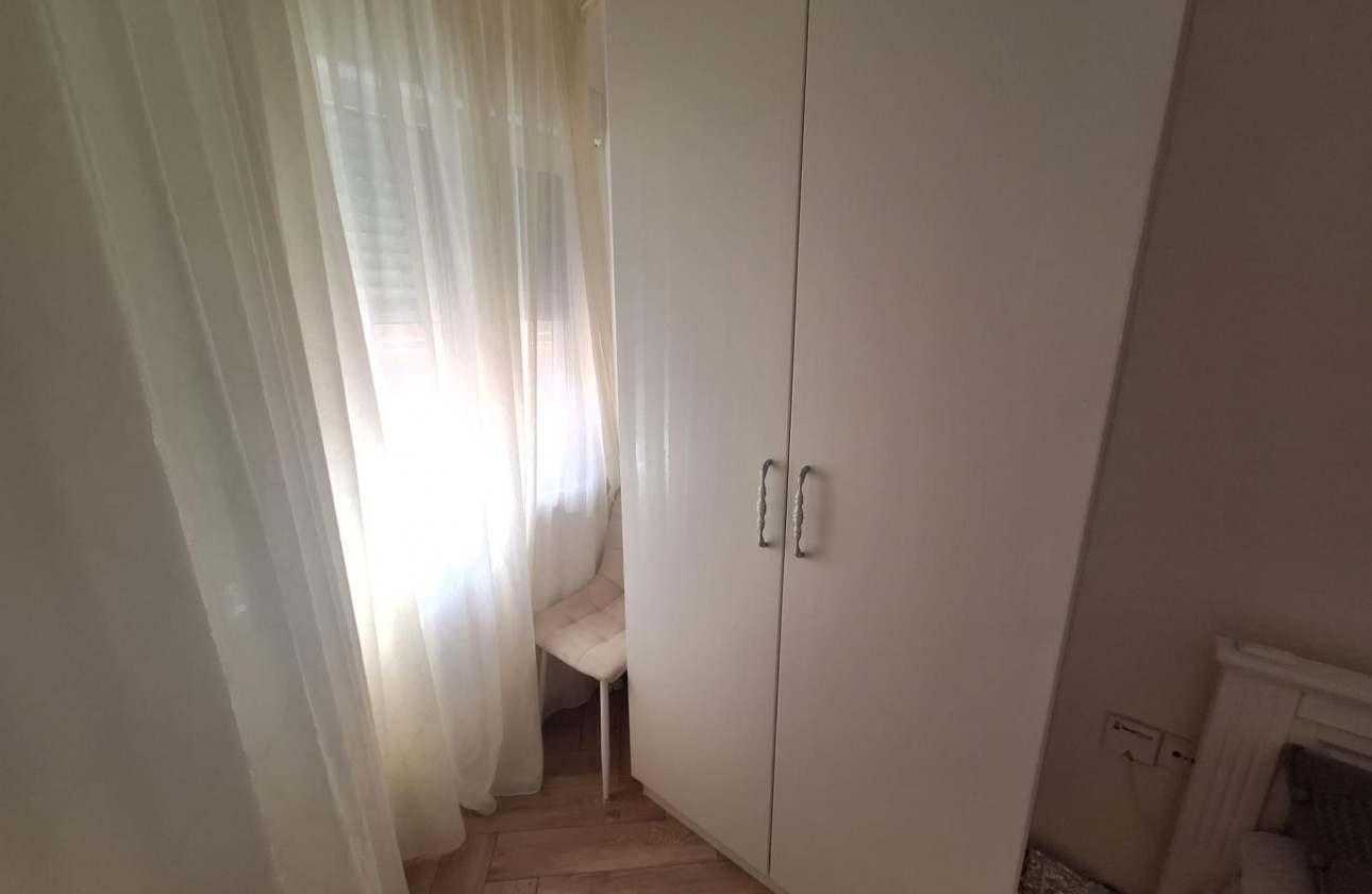 Resale - Apartment / flat - Torrevieja - Playa del Cura