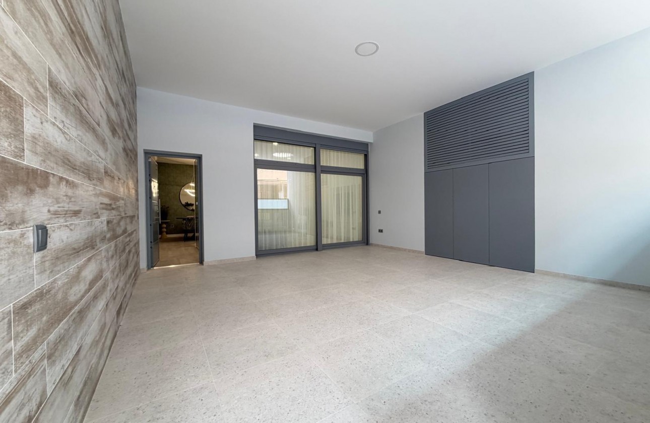 Resale - Apartment / flat - Torrevieja - Playa del Cura