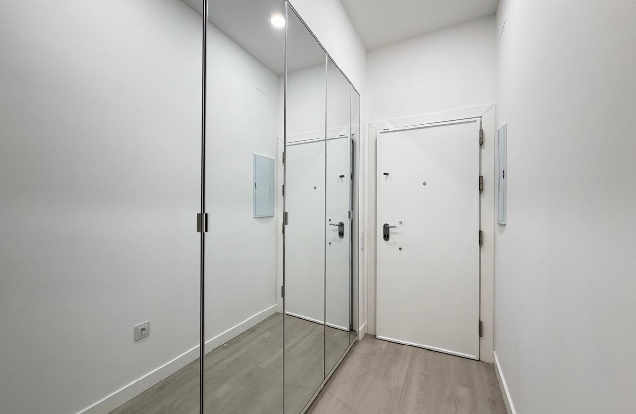 Resale - Apartment / flat - Torrevieja - Playa del Cura