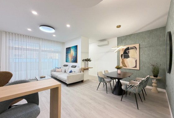 Resale - Apartment / flat - Torrevieja - Playa del Cura
