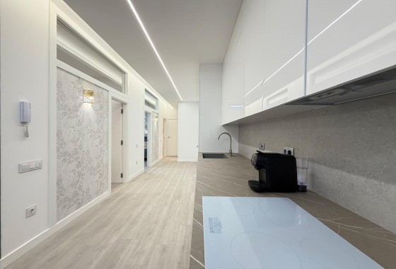 Resale - Apartment / flat - Torrevieja - Playa del Cura