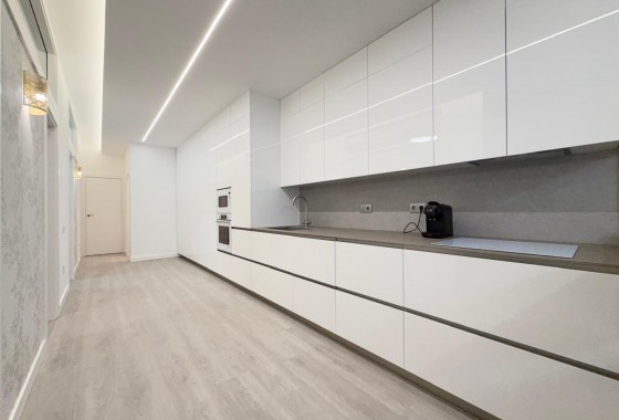 Resale - Apartment / flat - Torrevieja - Playa del Cura