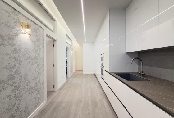 Resale - Apartment / flat - Torrevieja - Playa del Cura