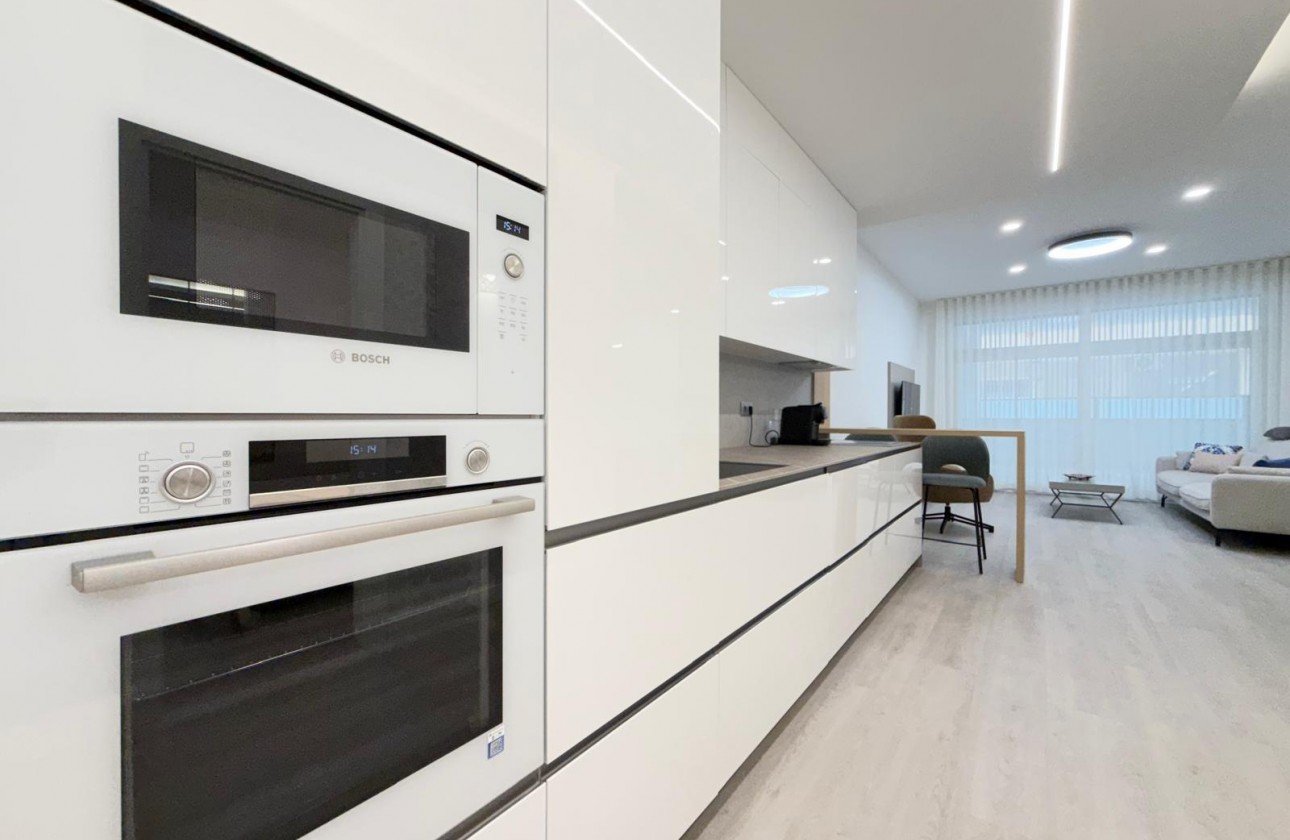 Resale - Apartment / flat - Torrevieja - Playa del Cura