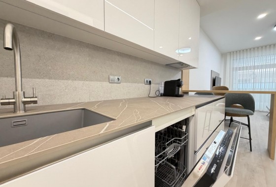 Resale - Apartment / flat - Torrevieja - Playa del Cura
