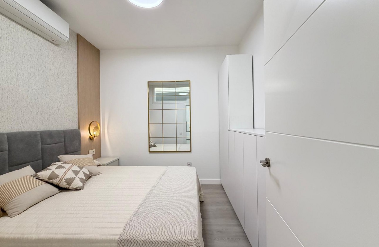 Resale - Apartment / flat - Torrevieja - Playa del Cura