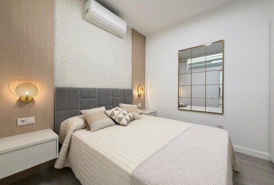 Resale - Apartment / flat - Torrevieja - Playa del Cura