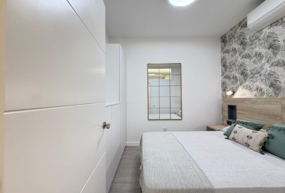 Resale - Apartment / flat - Torrevieja - Playa del Cura