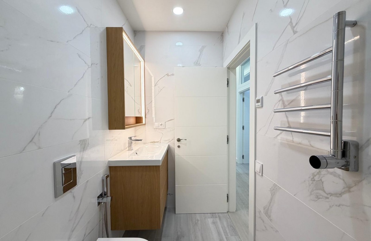 Resale - Apartment / flat - Torrevieja - Playa del Cura