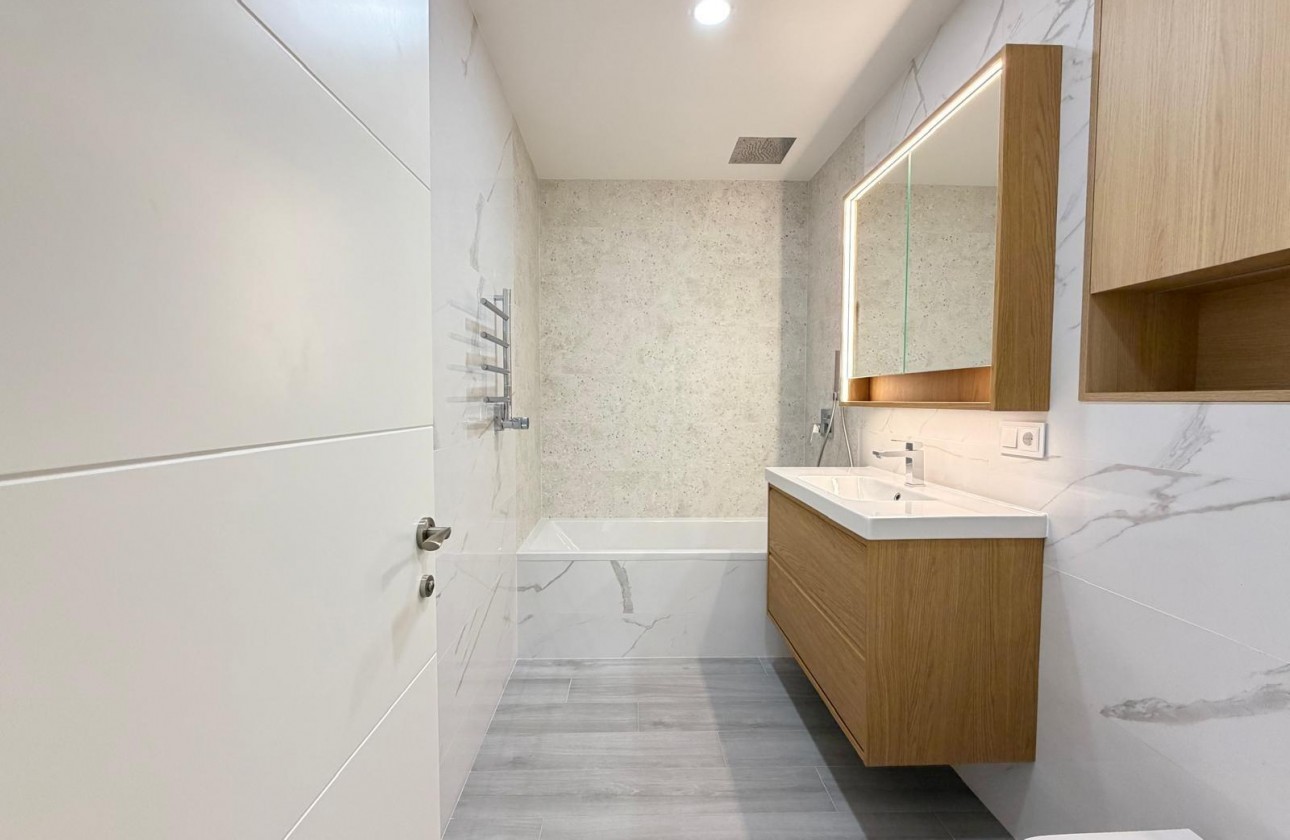 Resale - Apartment / flat - Torrevieja - Playa del Cura