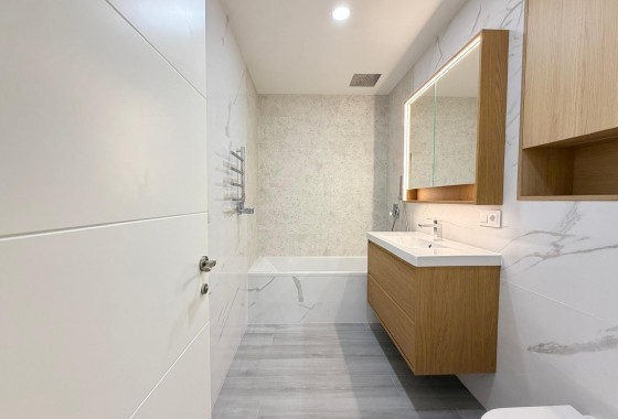 Resale - Apartment / flat - Torrevieja - Playa del Cura