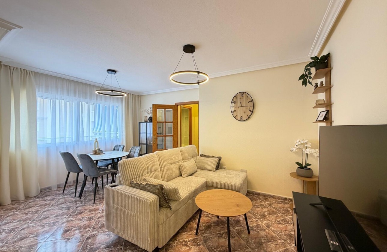 Resale - Apartment / flat - Torrevieja - Centro