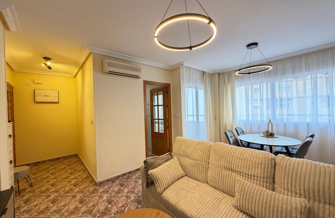 Resale - Apartment / flat - Torrevieja - Centro