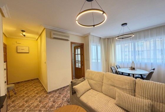 Resale - Apartment / flat - Torrevieja - Centro