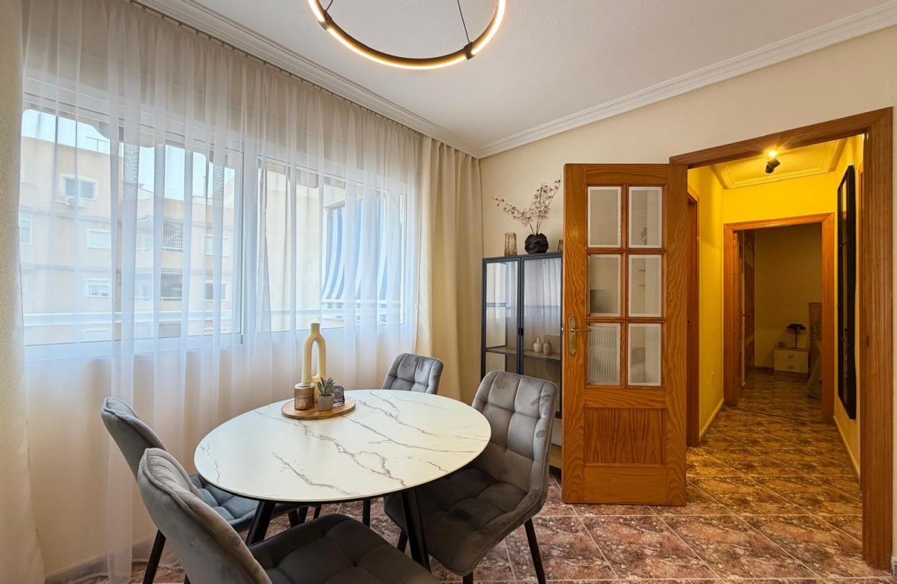 Resale - Apartment / flat - Torrevieja - Centro