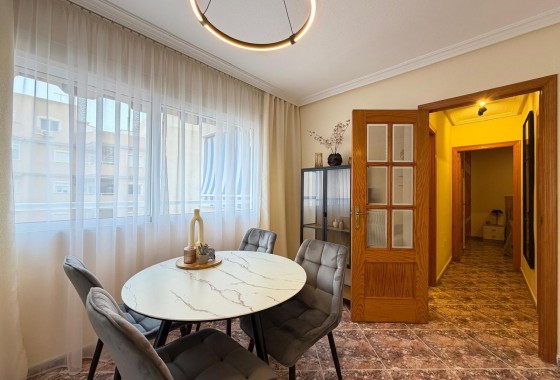 Resale - Apartment / flat - Torrevieja - Centro
