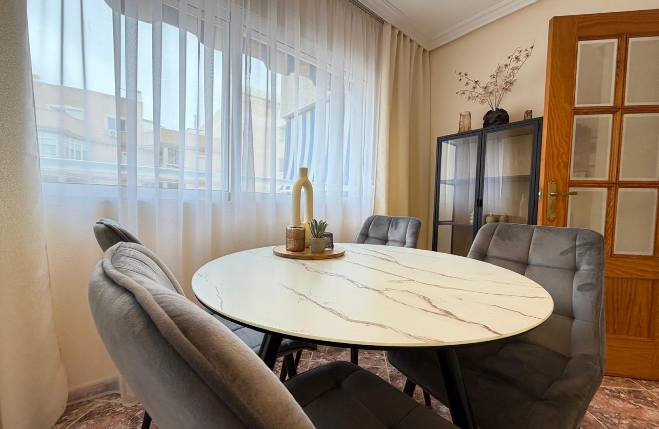 Resale - Apartment / flat - Torrevieja - Centro