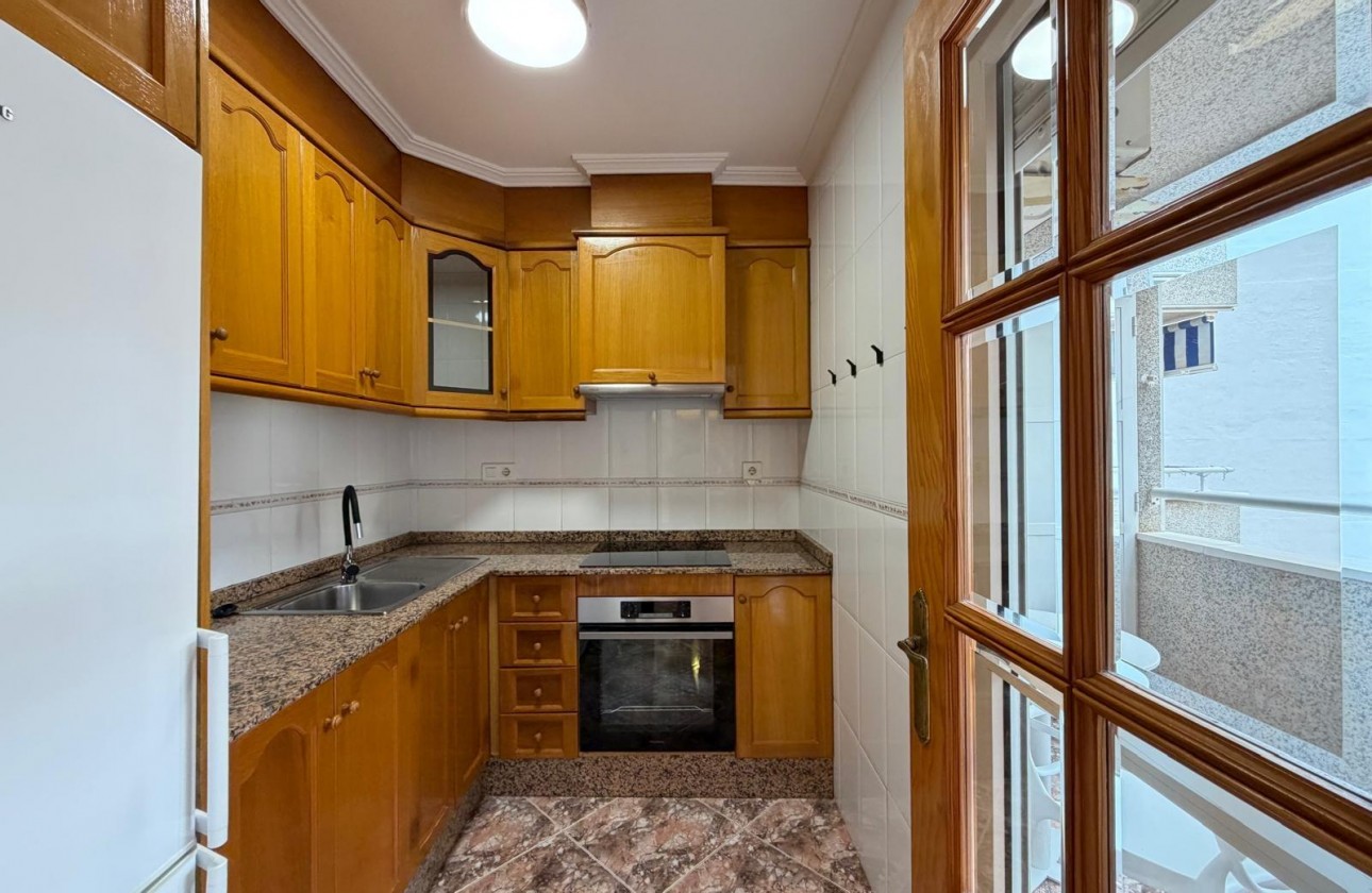 Resale - Apartment / flat - Torrevieja - Centro