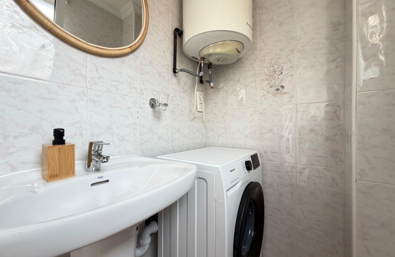Resale - Apartment / flat - Torrevieja - Centro