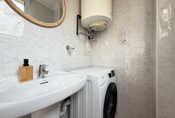 Resale - Apartment / flat - Torrevieja - Centro