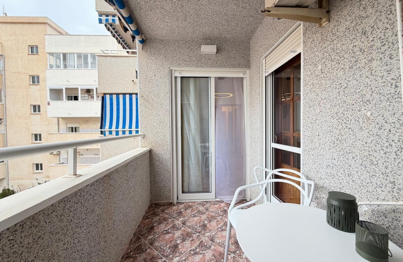 Resale - Apartment / flat - Torrevieja - Centro