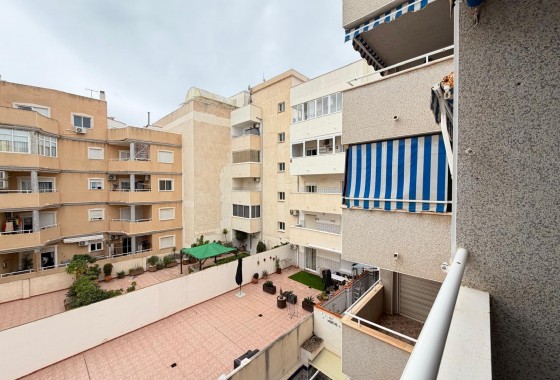 Resale - Apartment / flat - Torrevieja - Centro