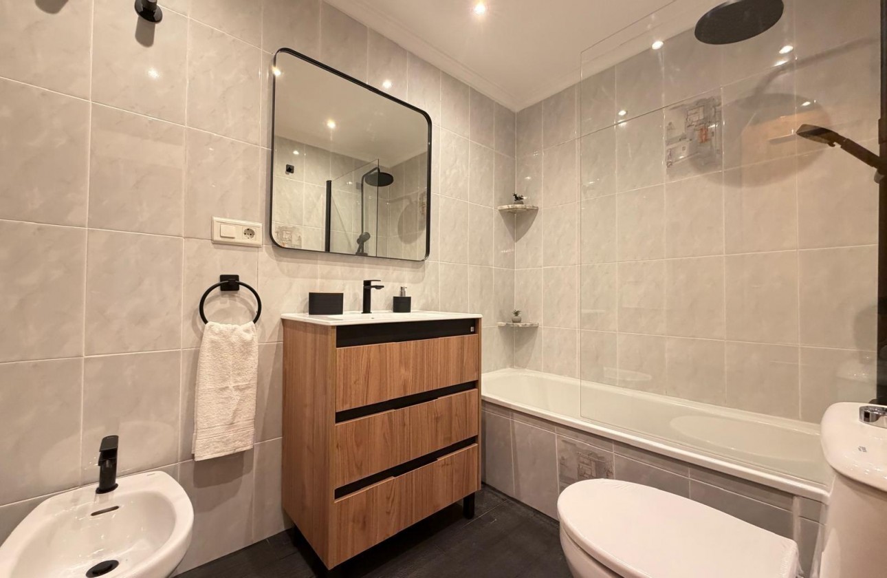 Resale - Apartment / flat - Torrevieja - Centro