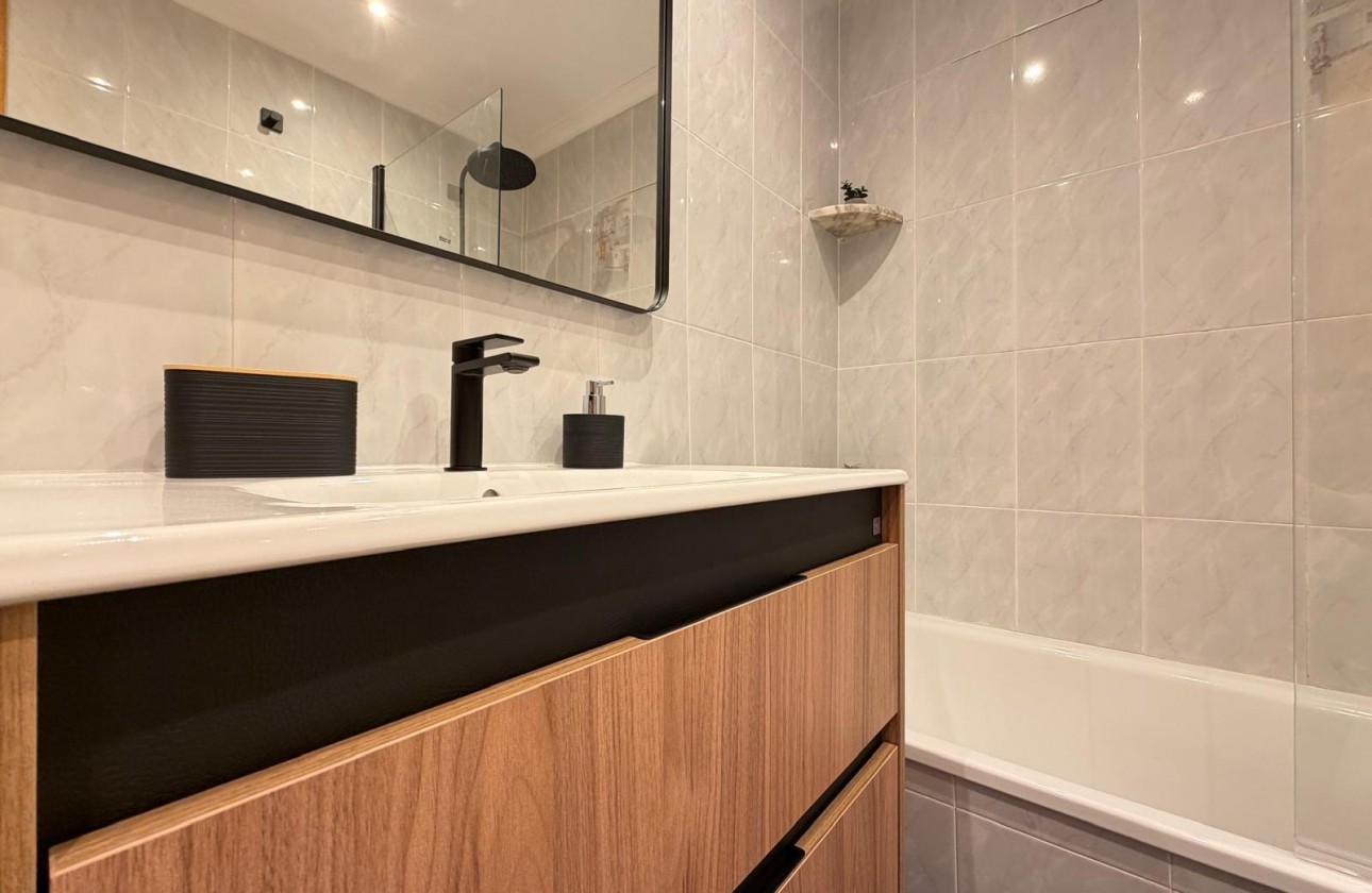 Resale - Apartment / flat - Torrevieja - Centro