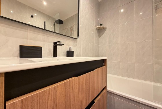 Resale - Apartment / flat - Torrevieja - Centro