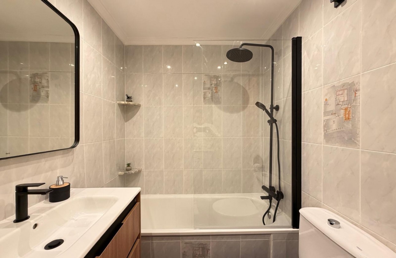 Resale - Apartment / flat - Torrevieja - Centro