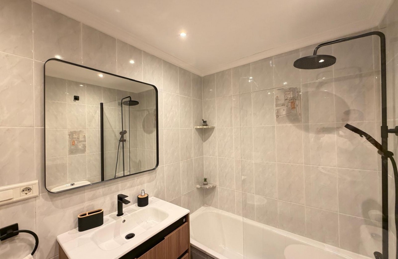 Resale - Apartment / flat - Torrevieja - Centro