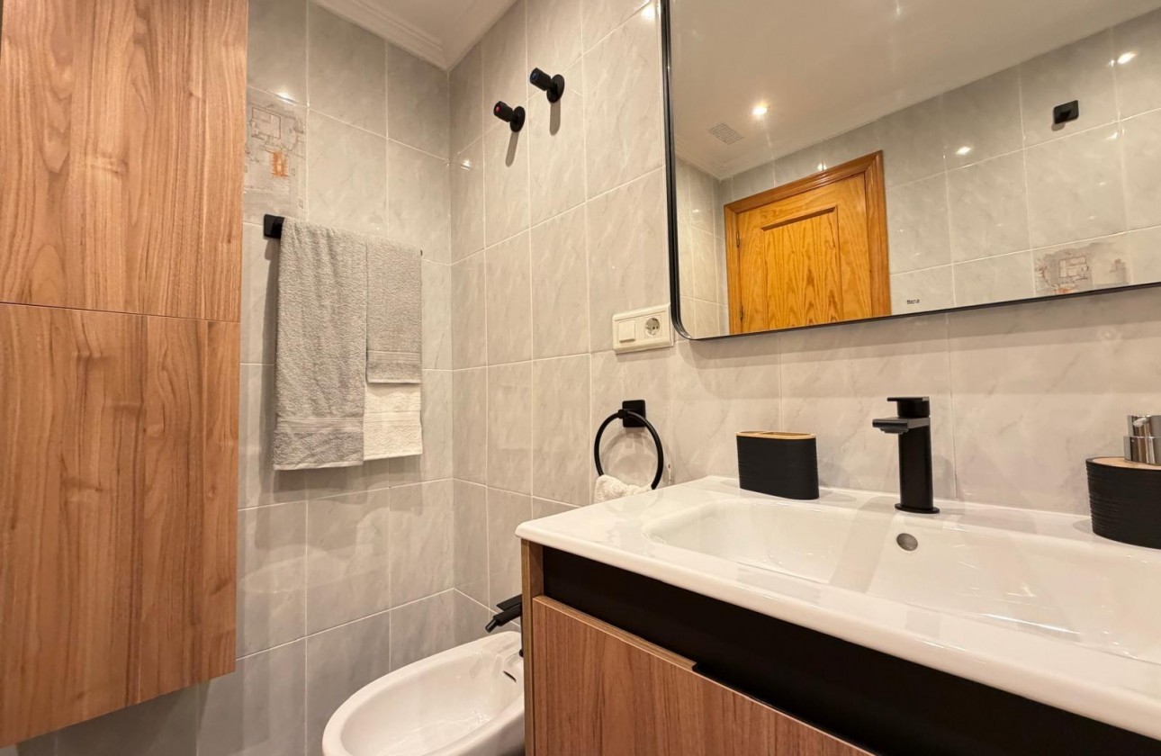 Resale - Apartment / flat - Torrevieja - Centro
