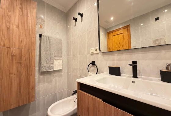 Resale - Apartment / flat - Torrevieja - Centro