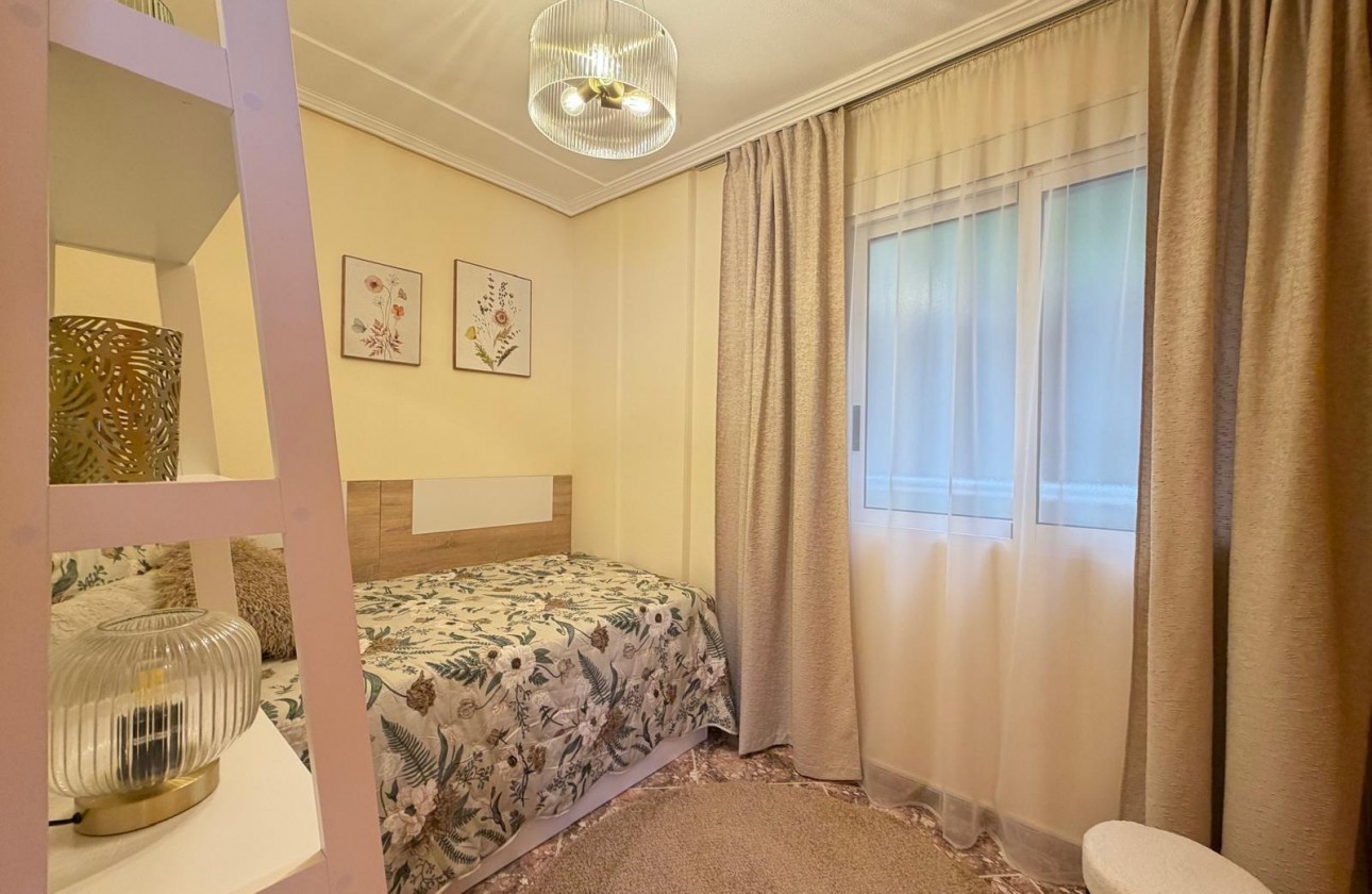 Resale - Apartment / flat - Torrevieja - Centro