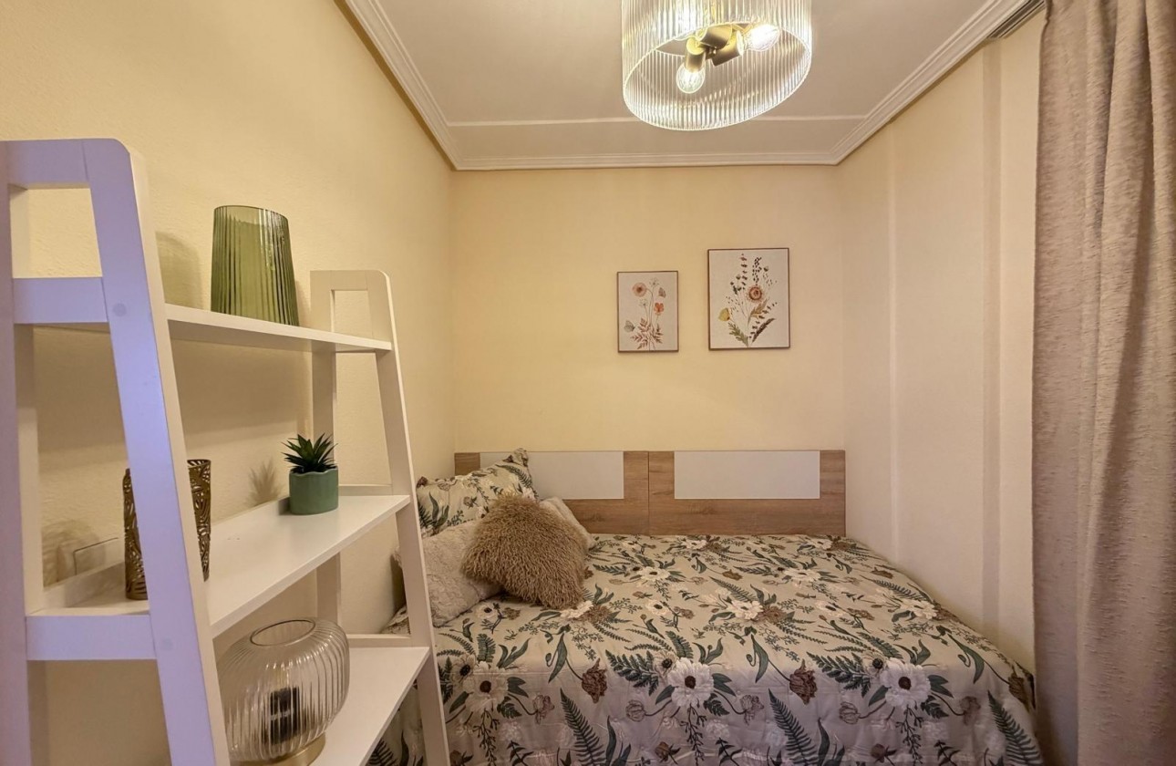 Resale - Apartment / flat - Torrevieja - Centro