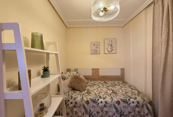 Resale - Apartment / flat - Torrevieja - Centro