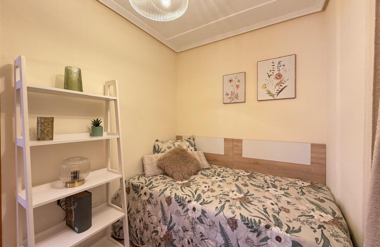Resale - Apartment / flat - Torrevieja - Centro