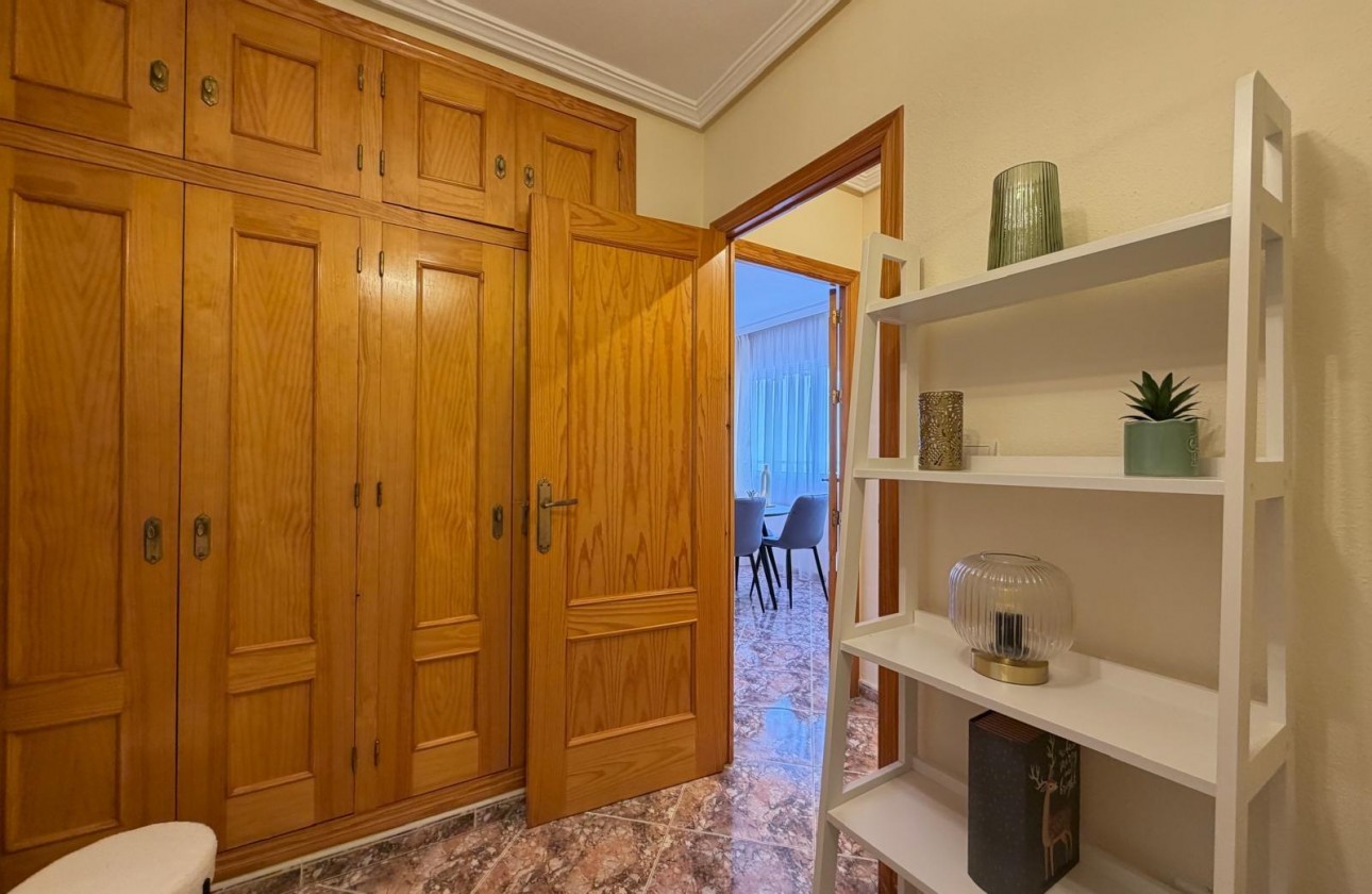 Resale - Apartment / flat - Torrevieja - Centro