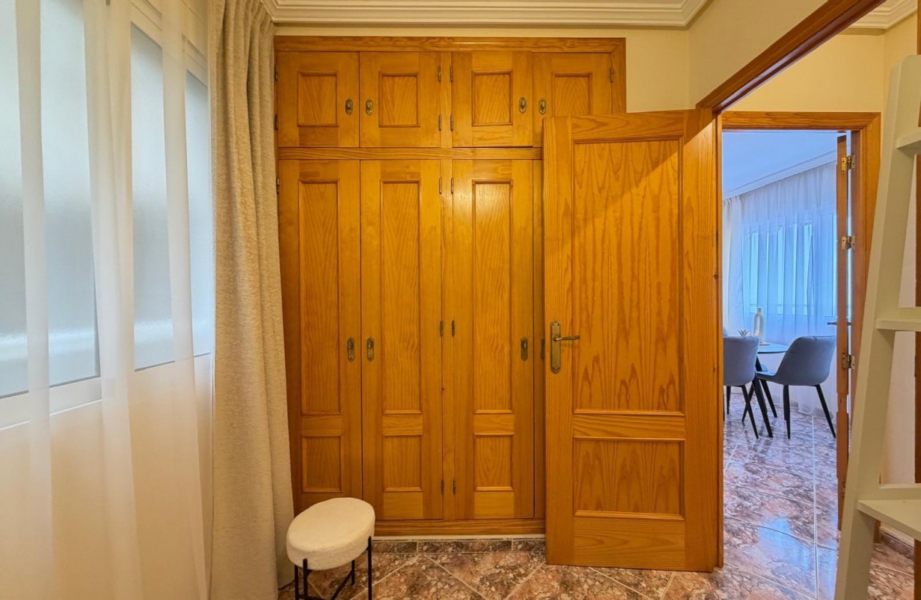 Resale - Apartment / flat - Torrevieja - Centro