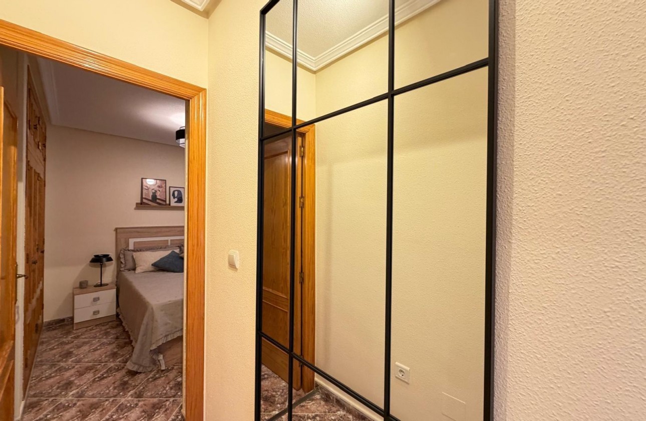 Resale - Apartment / flat - Torrevieja - Centro